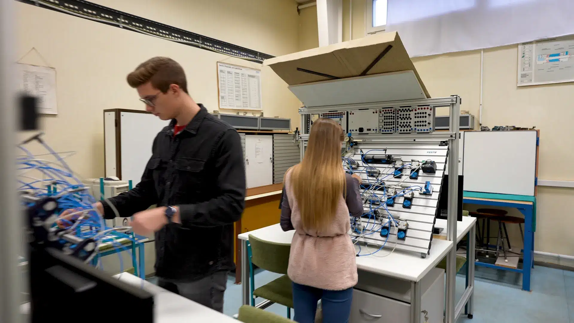 Élelmiszeripari gépkezelő gyakorlat laboratóriumban