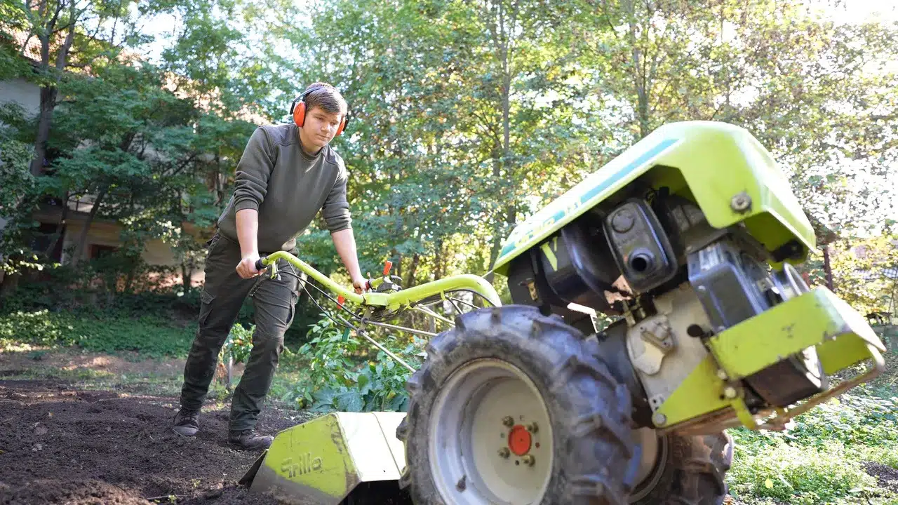 Mezőgazdasági gépész gyakorlat – traktor