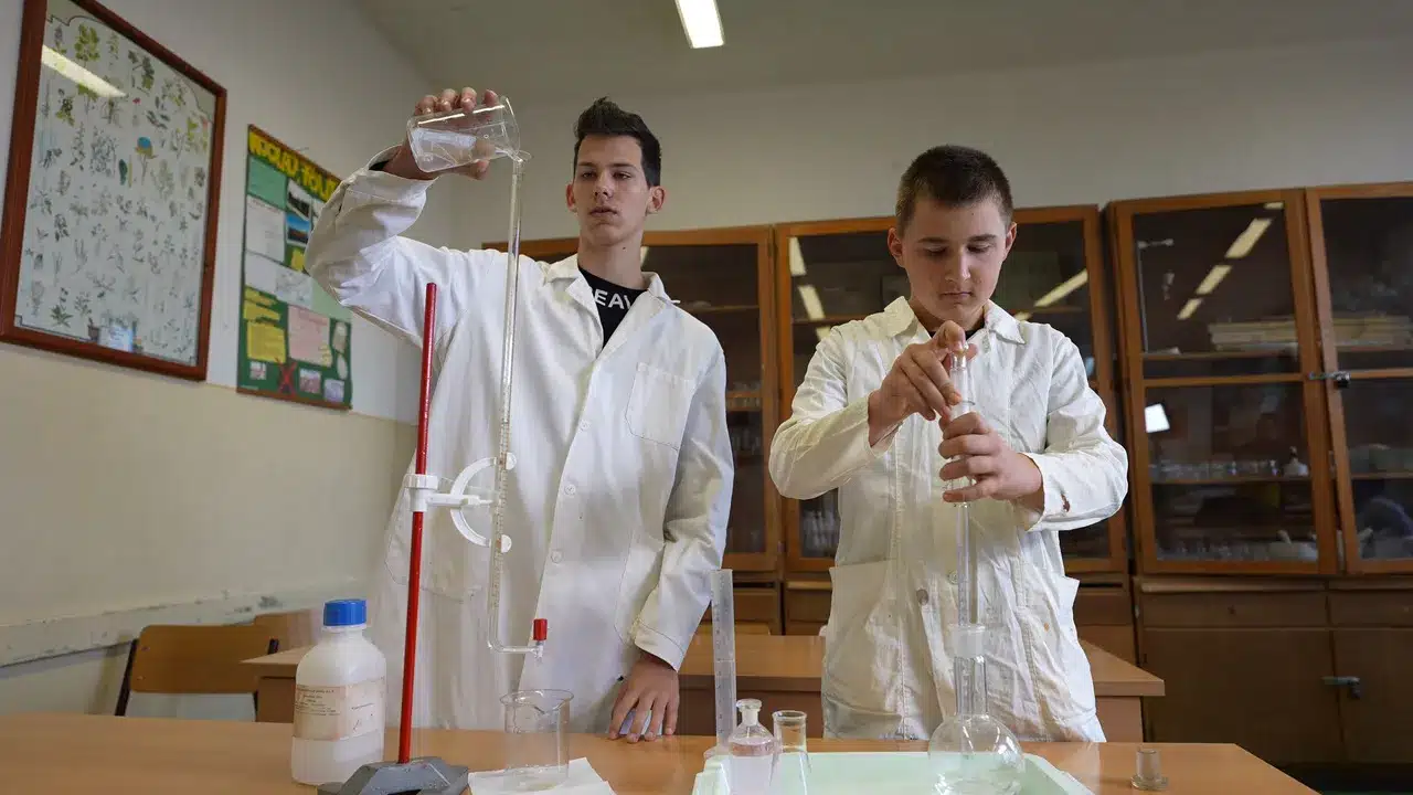 Környezetvédelmi technikus laboratóriumban